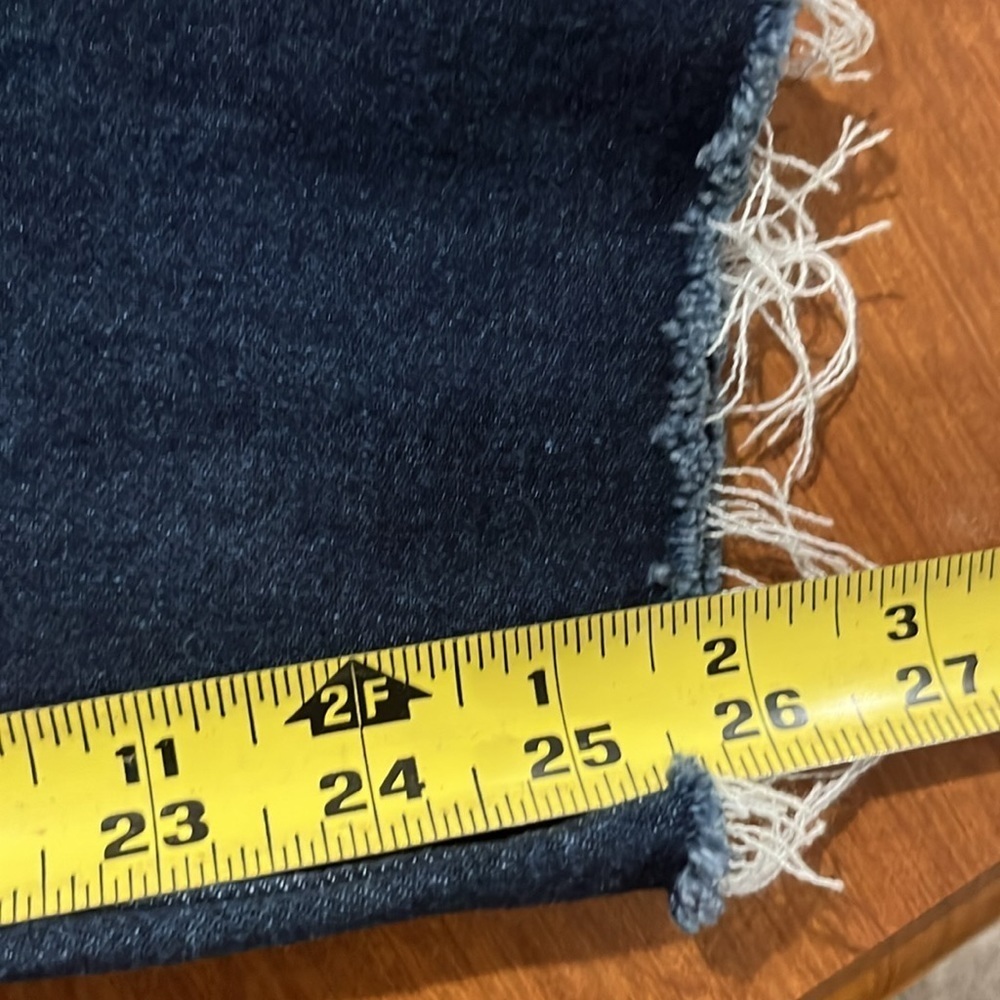 Levi’s Distressed Ribcage Straight Ankle Jeans Size 31. - Picture 8 of 9
